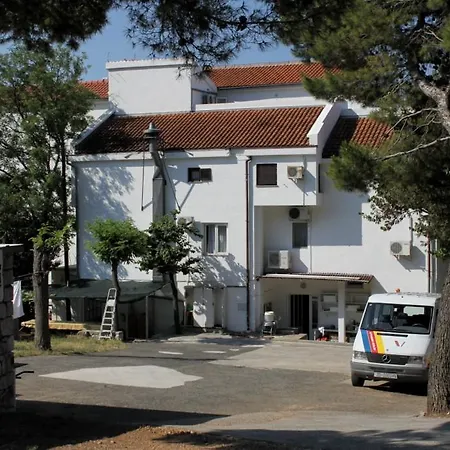 Triple Starigrad 3335g