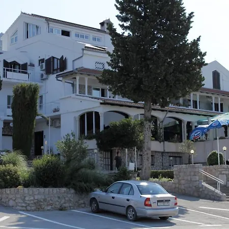 Vendégház Triple Starigrad 3335g Starigrad-Paklenica
